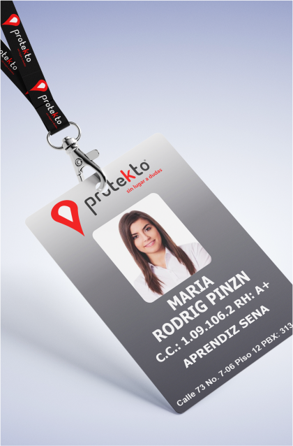 Carnet de acceso seguro para personal de Protekto con código QR integrado
